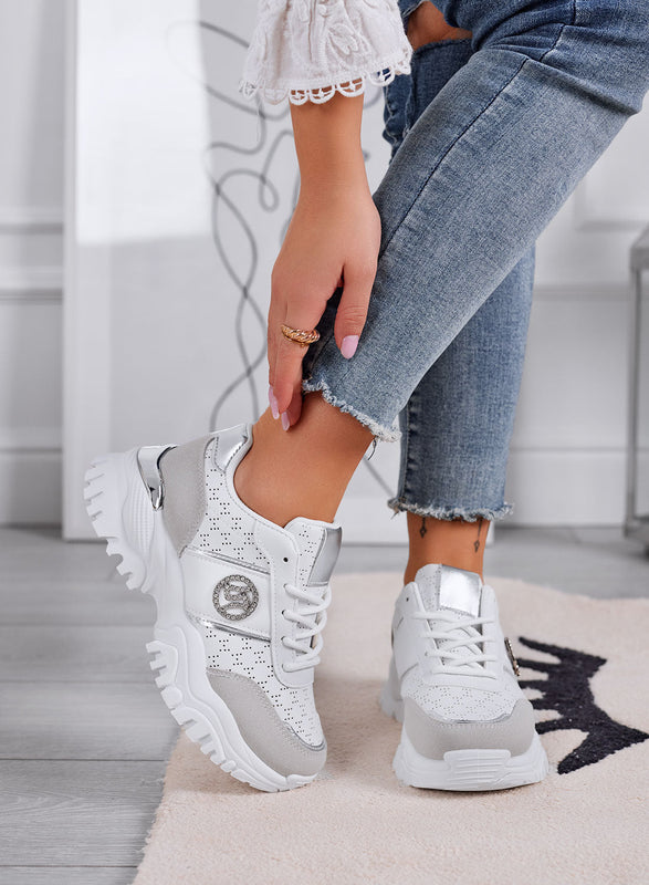 GRAZIA - Baskets blanches perforées avec application de bijou