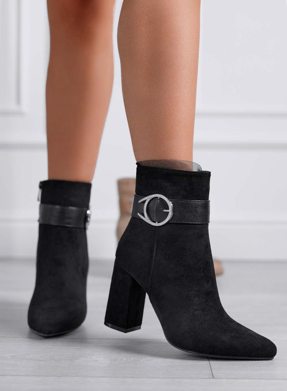CLARK - Bottines noires avec talon large et boucle en strass