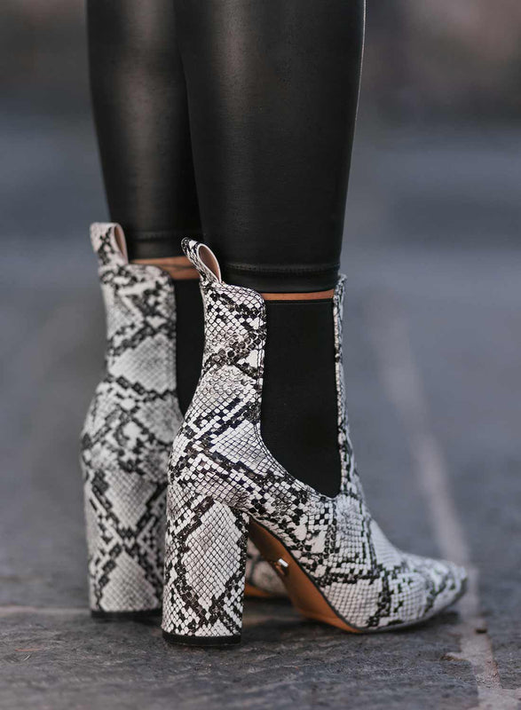 JAMES - Bottines Alexoo en python noir avec élastique latéral