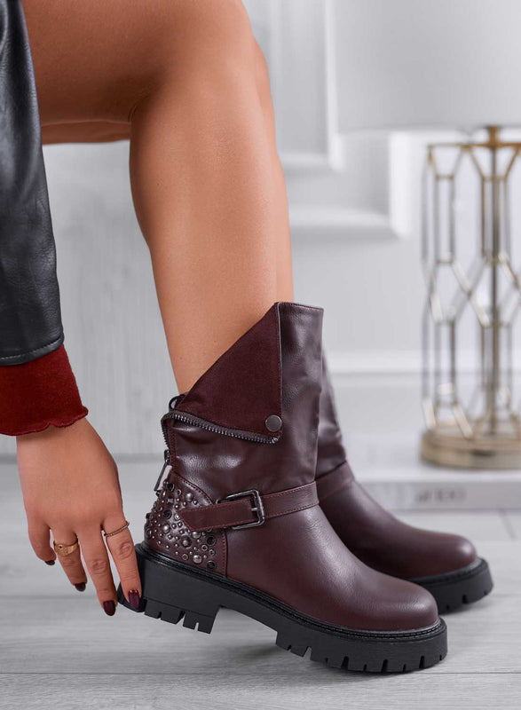 CHARLOTTE - Bottines bordeaux avec boucles et clous à l'arrière