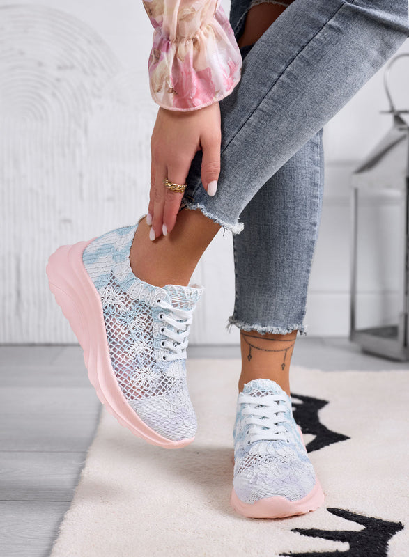 GAIA - Baskets blanches et bleues perforées avec semelle en caoutchouc rose