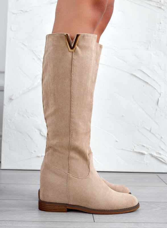 RANDA - Boots Alexoo en daim beige avec cale interne