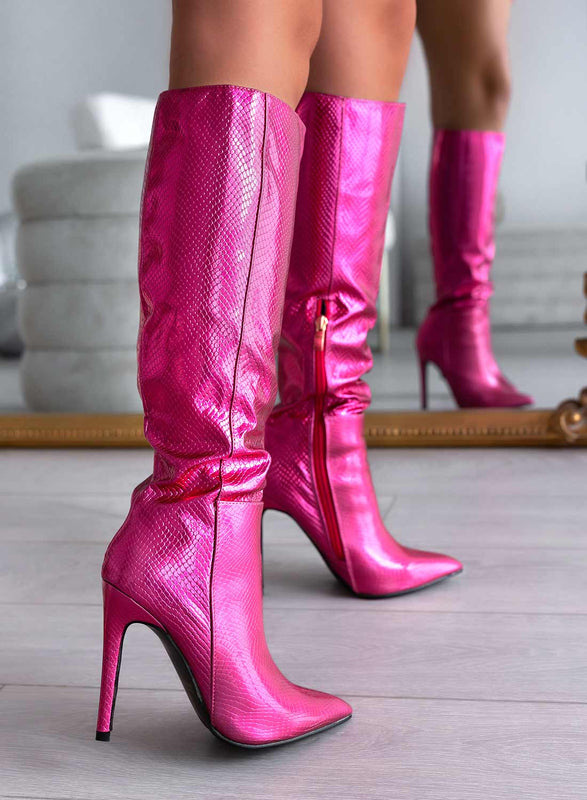 BRENDA - Bottes en fuchsia métallique Alexoo à talon haut