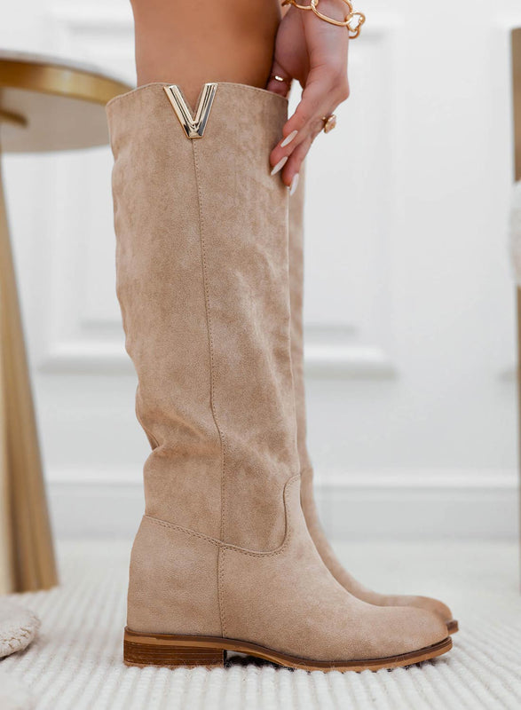 RANDA - Boots Alexoo en daim beige avec cale interne