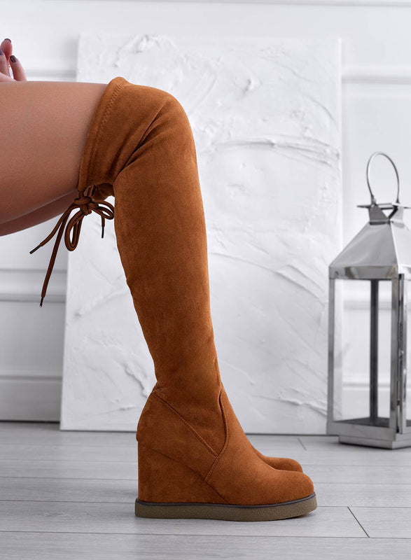 LESLIE - Cuissardes camel en daim avec semelle compensée