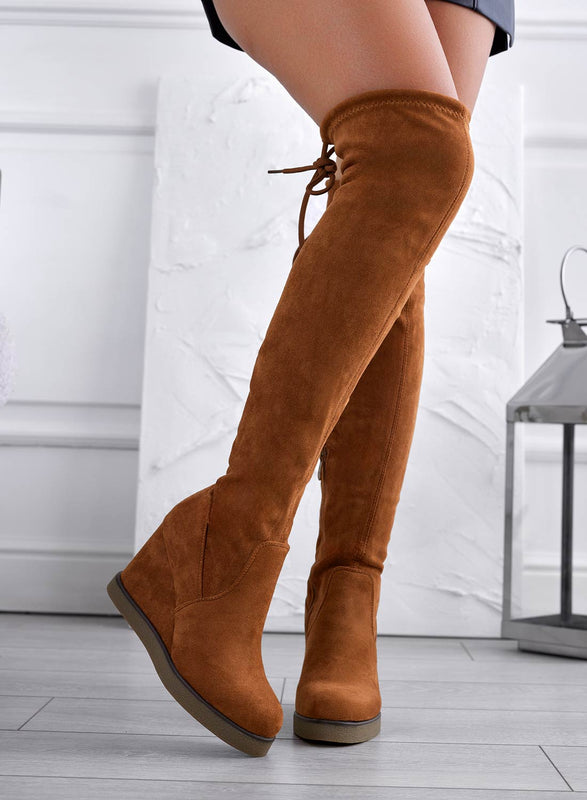 LESLIE - Cuissardes camel en daim avec semelle compensée