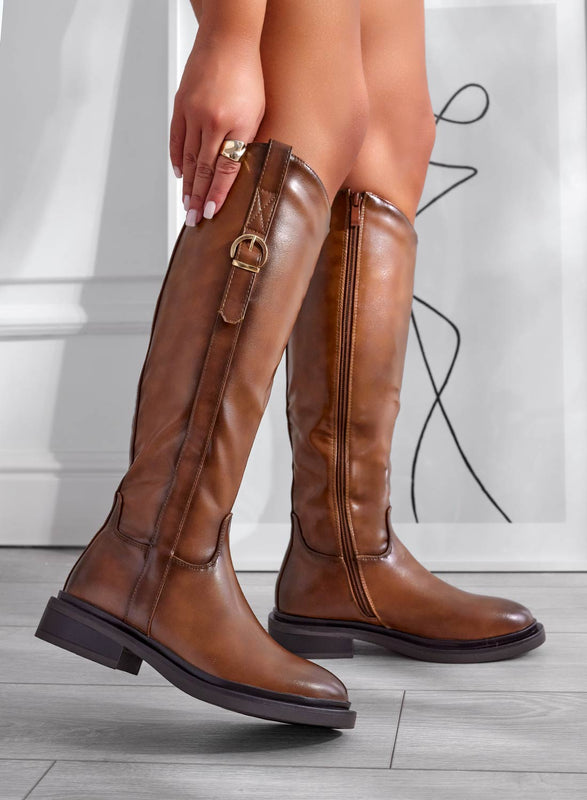 BRIANNA - Boots marron avec boucle latérale dorée