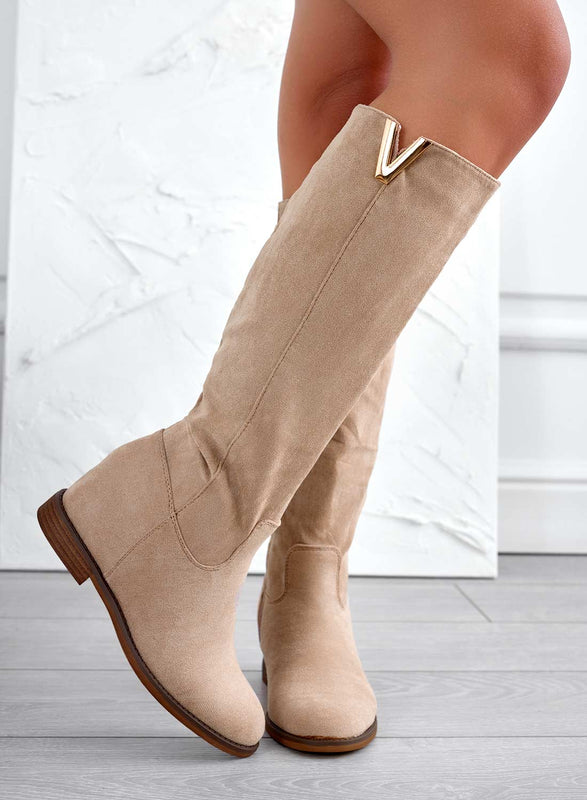RANDA - Boots Alexoo en daim beige avec cale interne