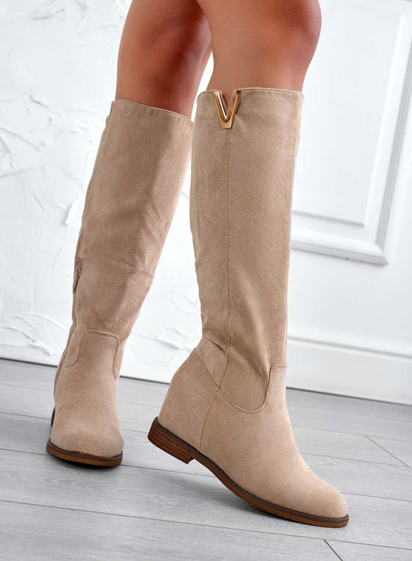 RANDA - Boots Alexoo en daim beige avec cale interne