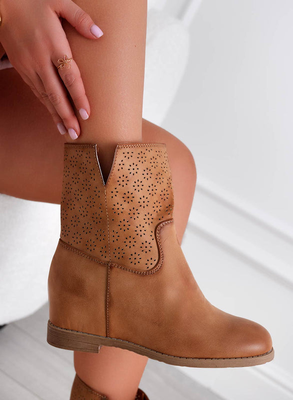 BEKY - Bottines camel ajourées avec semelle compensée intérieure