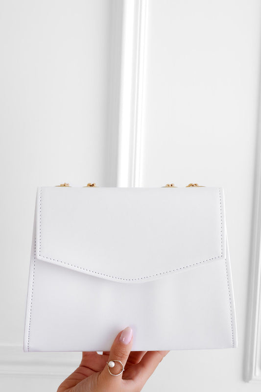 Pochette B217 blanche avec chaîne dorée