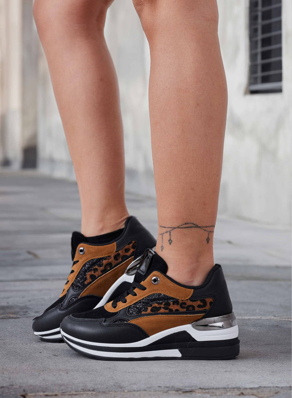 Baskets noires avec empiècements pailletés et imprimé léopard
