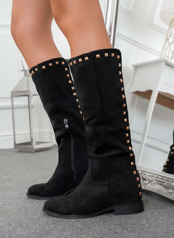 JANINE - Boots Alexoo en daim noir avec cale interne et clous