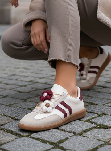 MELISSA - Baskets beige et bordeaux avec fleurs crochet