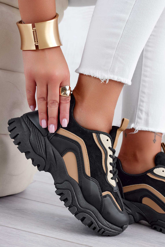 Baskets noires avec semelle épaisse et lacets