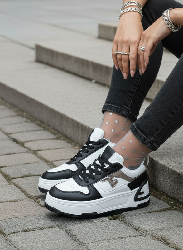 BRIGIDA - Baskets blanches à semelle compensée et détails noirs