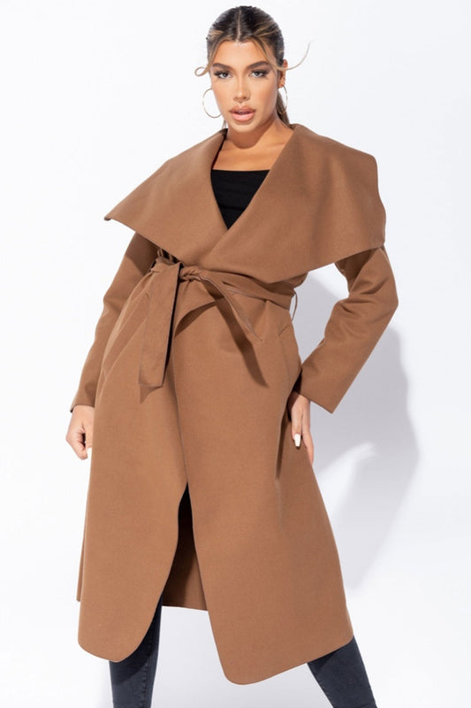 Cappotto lungo camel con laccio in vita