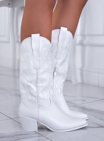 PAMPLONA - Botas camperas blancas con bordado Alexoo