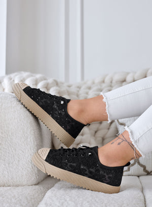 KISHA - Sneakers nere in Pizzo con Effetto Trasparente