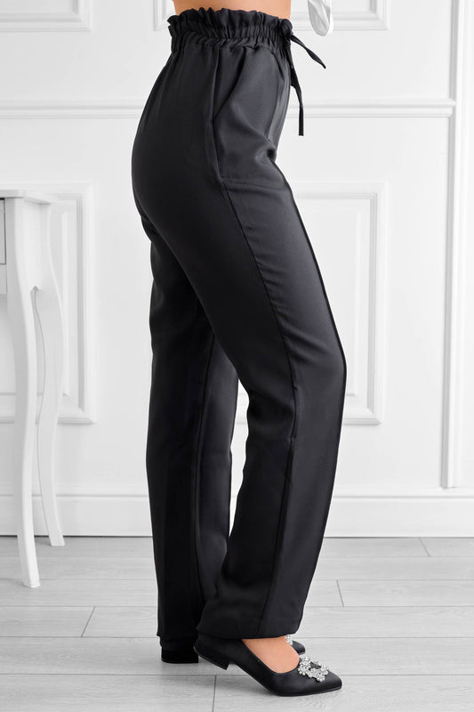 Pantalon noir avec ressort et cordon de serrage à la taille