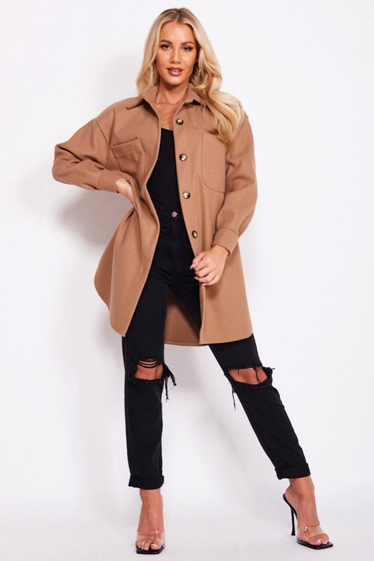 Manteau beige avec boutons