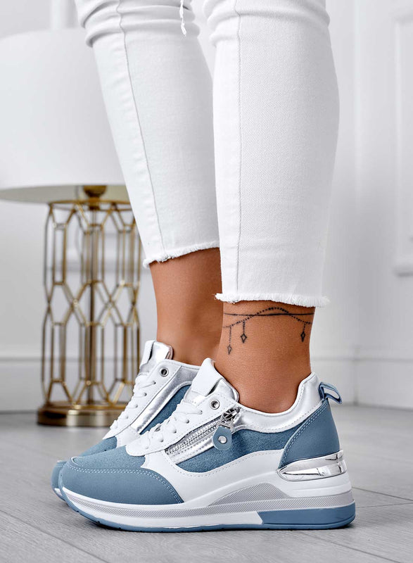Sneakers bianche con inserti blu jeans