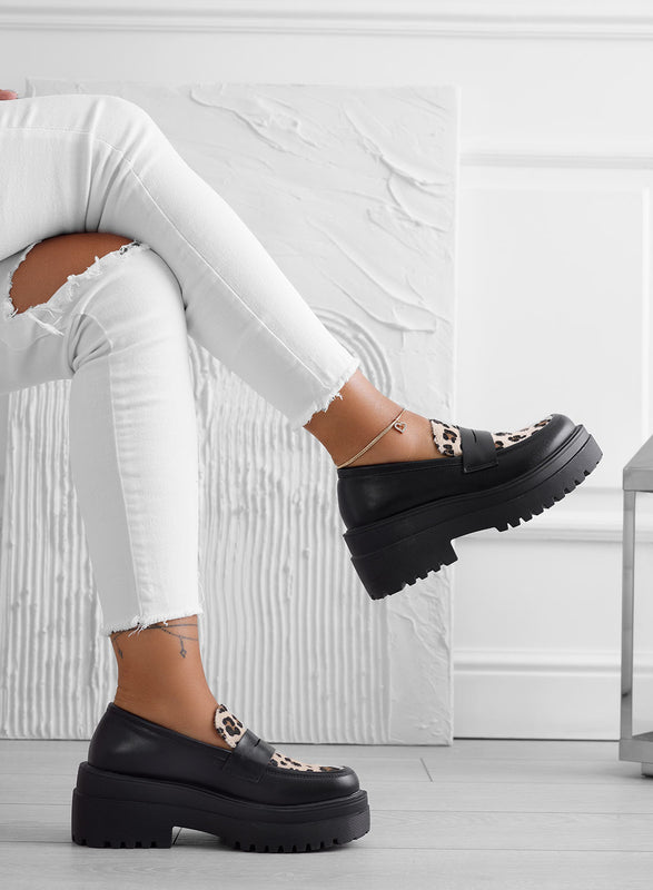 Mocassini neri con inserti maculati