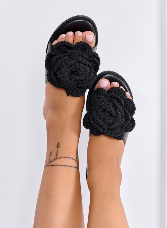 SARAH - Ciabatte nere con Maxi Fiore Crochet