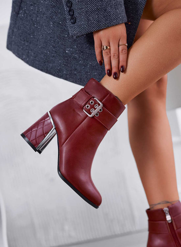 KISHA - Bottines bordeaux avec boucle et talon matelassé