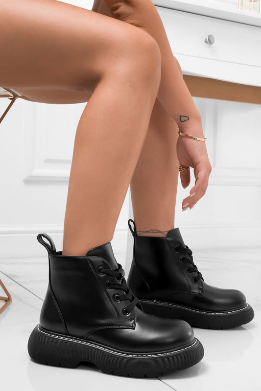 SVEVA - Bottines noires à lacets