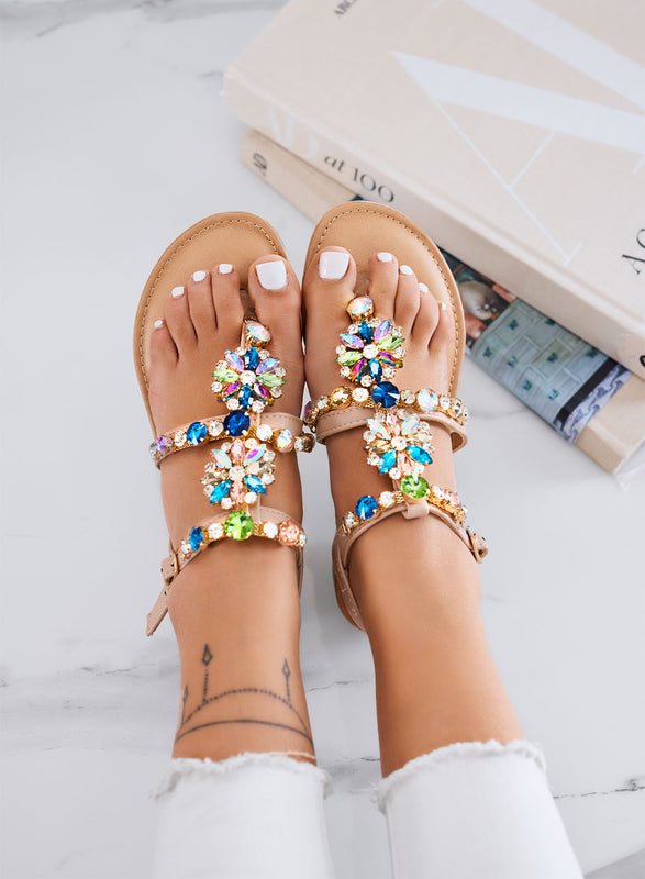 GIULY - Sandales beiges plats avec pierres bijoux multicolores
