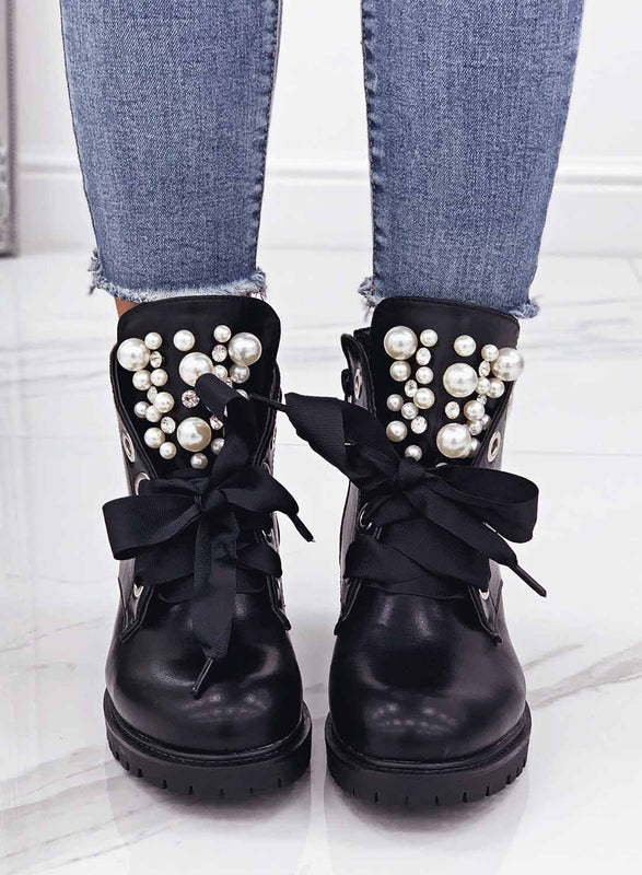 LEANNA - Bottines basses Alexoo noires avec perles et pierres