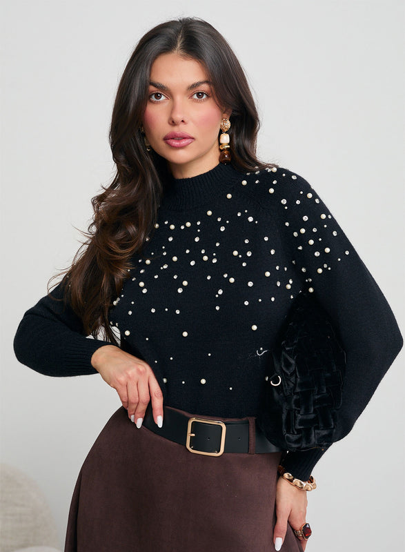 Pull noir avec perles et strass