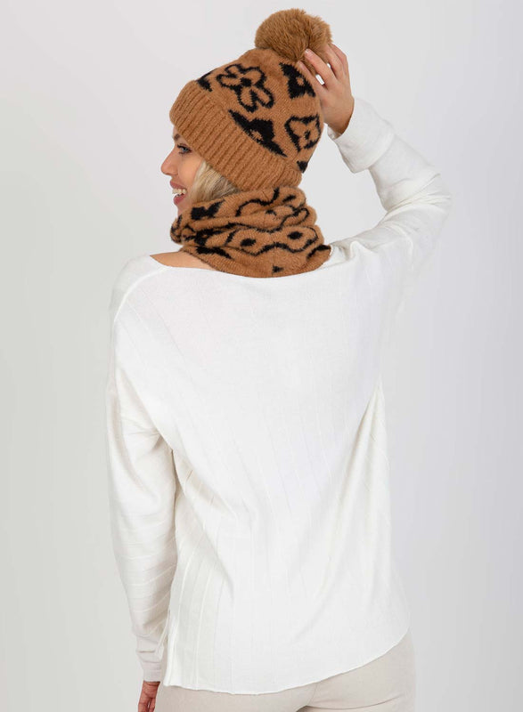 Chapeau camel matelassé avec pompon