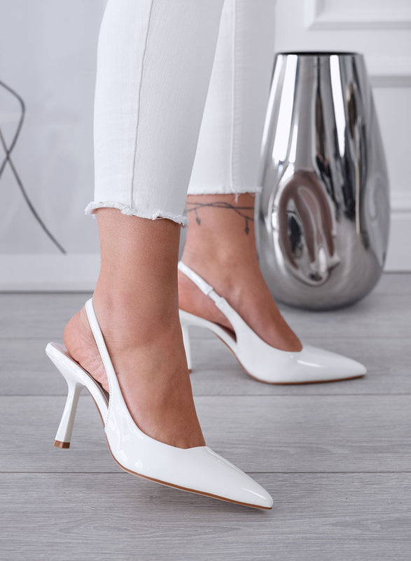 NAOMI - Décolleté Slingback bianche in Vernice a Punta con Tacco