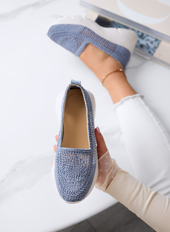 NASTIA - Mocasines azules Slip-on calados en crochet con suela chunky blanca
