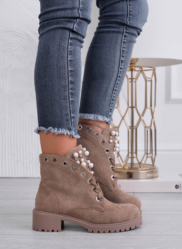 LEANNA - Bottines couleur boue avec perles et strass