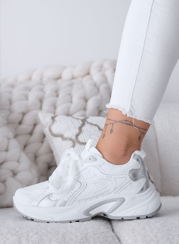 LINA - White Sneakers with Lace Laces and Chunky Sole
