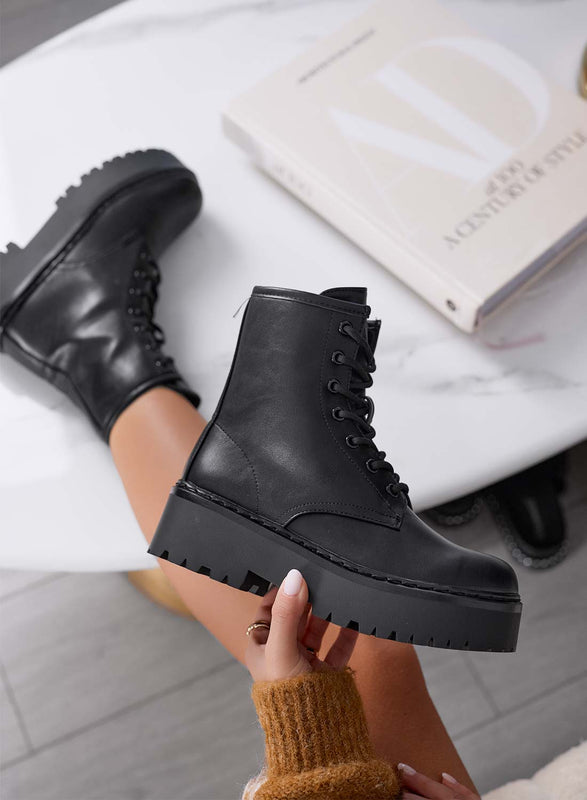 TESSA - Bottines noires style militaire Alexoo