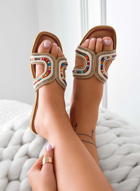 GIULIANA - Sandales chaussons beiges à pierres multicolores