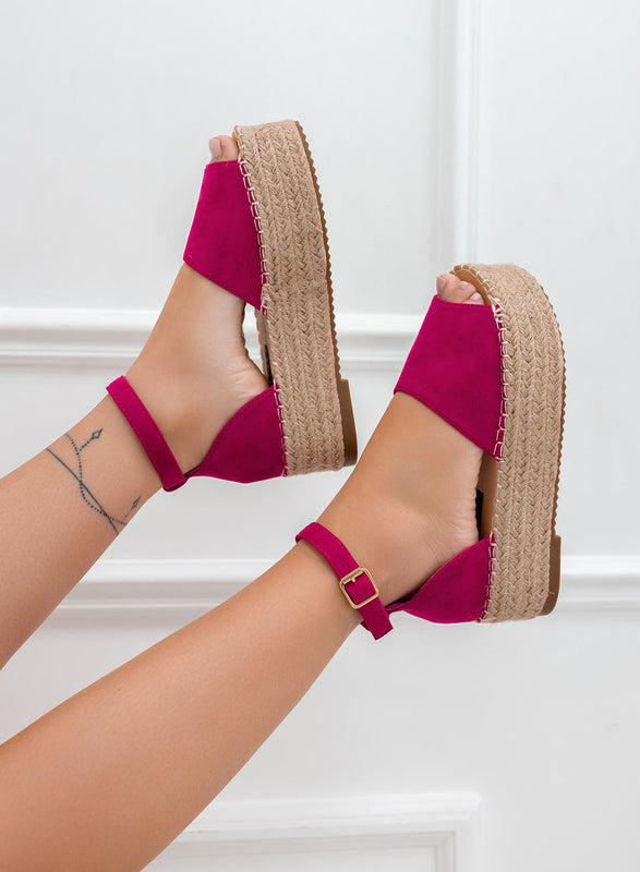 LICIA - Espadrilles fuchsia Alexoo en daim avec semelle compensée et bride
