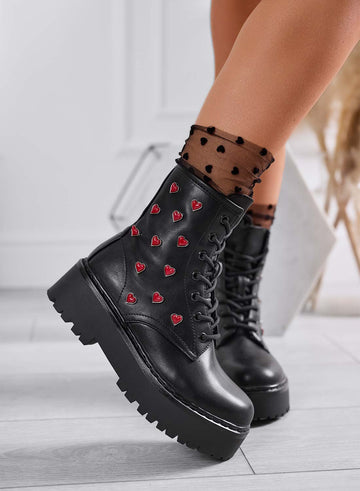 ODESSA - Bottines noires style rangers Alexoo avec appliqués cœurs rouges