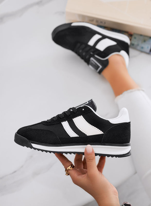 JUNO - Baskets noires en tissu avec détails blancs et semelle en caoutchouc