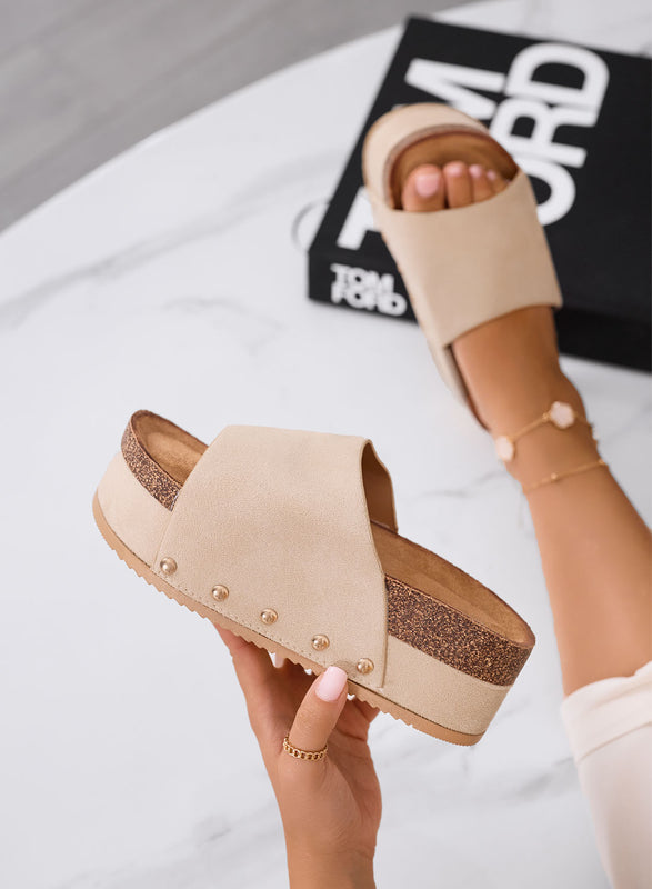 ORIO - Beige wedge sandals with wide band and side rivets
