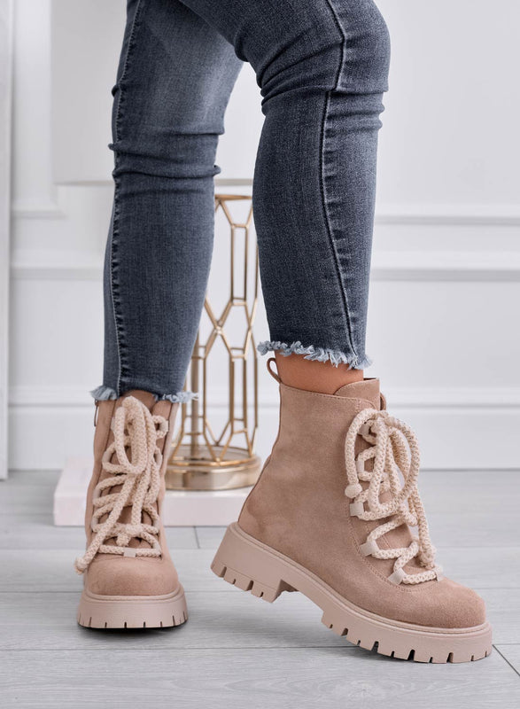 Bottines style militaire couleur boue avec lacets en corde beige