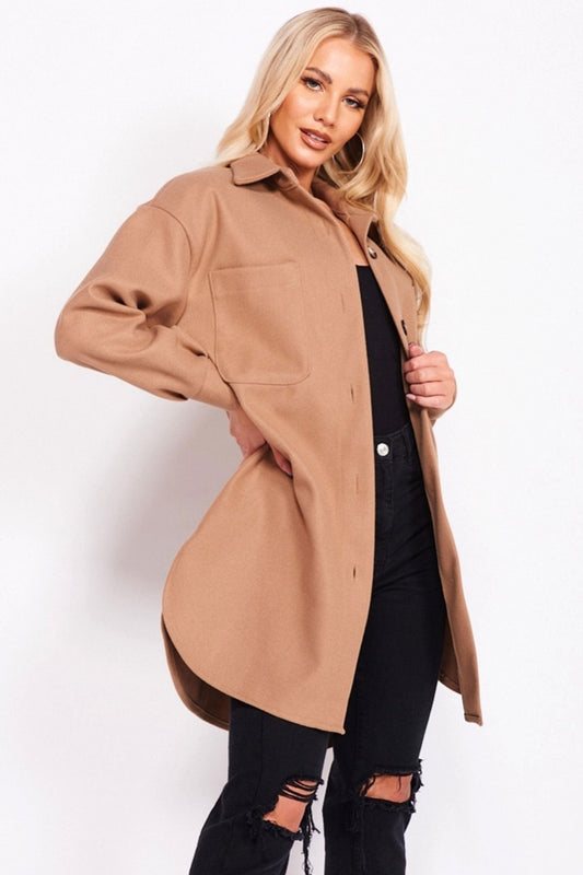 Manteau beige avec boutons