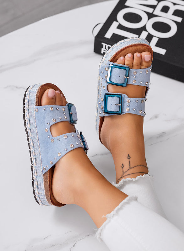 MOANA - Sandales mules bleues à plateforme avec boucles bleues, clous et strass