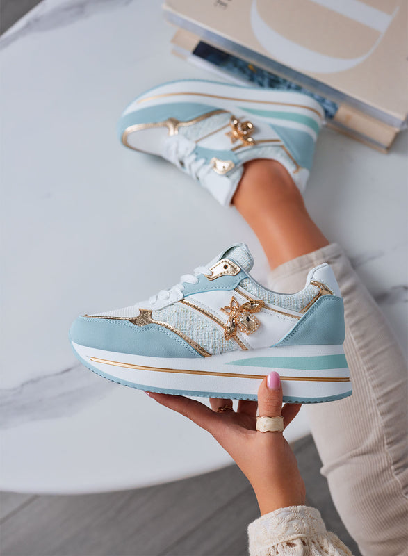 CARMEN - Sneakers azzurre con ape gioiello oro