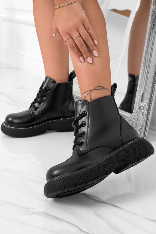 SVEVA - Bottines noires à lacets