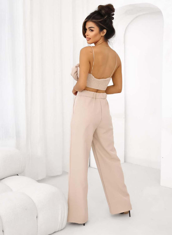 Ensemble deux pièces beige avec top et pantalon